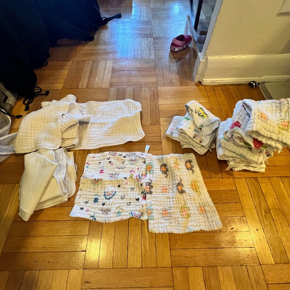 Baby Burp Cloths - Picture 1 of 3